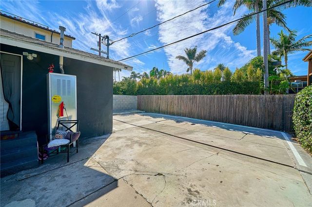 3011 W View, Los Angeles, CA 90016