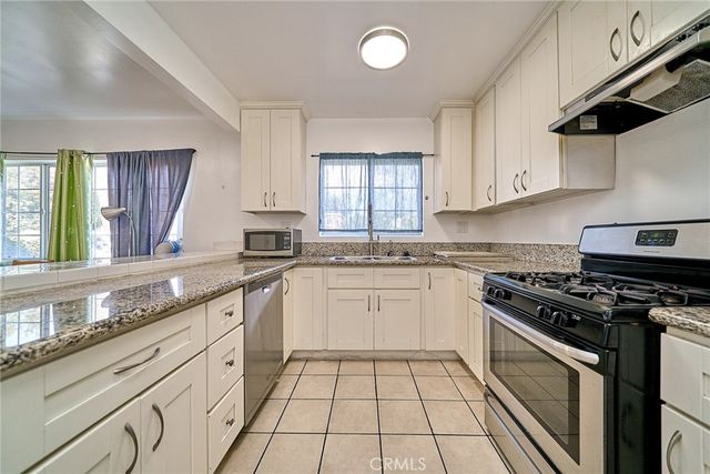 3011 W View, Los Angeles, CA 90016