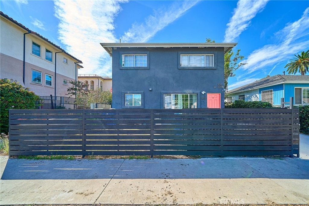 3011 W View, Los Angeles, CA 90016