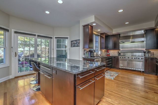 665 River Road 11, Shelton, CT 06484