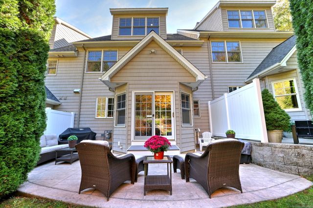 665 River Road 11, Shelton, CT 06484