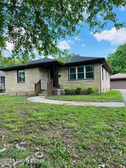 4105 North Ln, Louisville, KY 40216