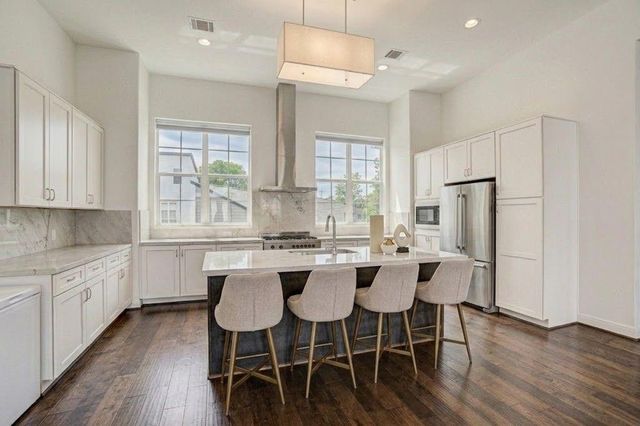 1010 Savannah Cedar Lane, Houston, TX 77043