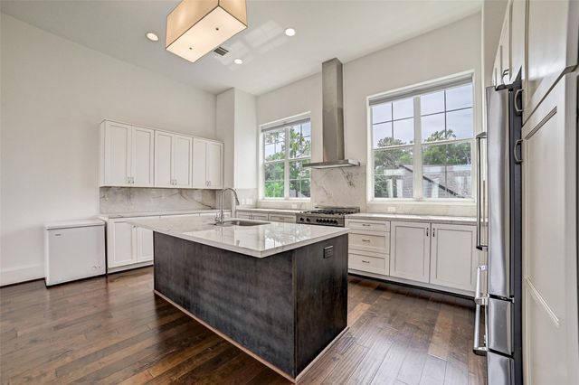 1010 Savannah Cedar Lane, Houston, TX 77043