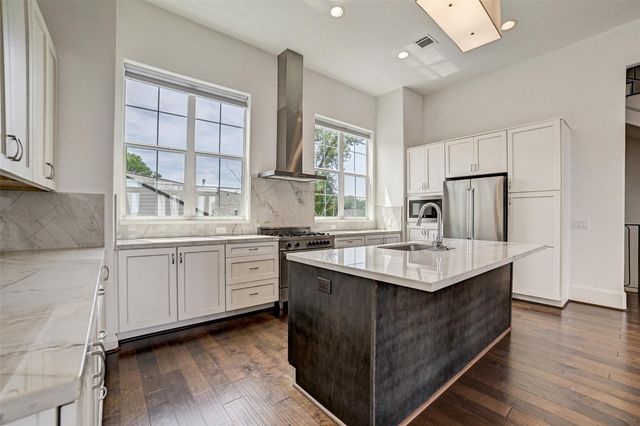 1010 Savannah Cedar Lane, Houston, TX 77043