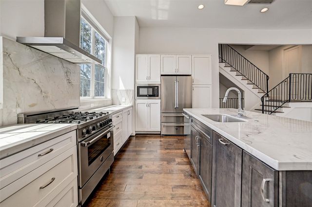 1010 Savannah Cedar Lane, Houston, TX 77043