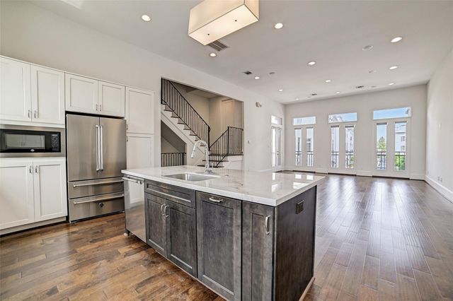 1010 Savannah Cedar Lane, Houston, TX 77043