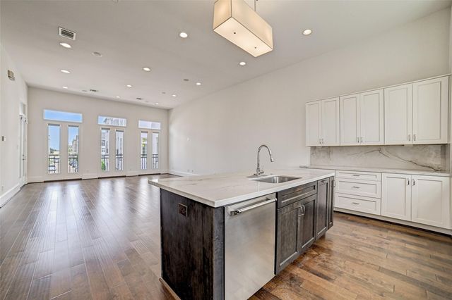 1010 Savannah Cedar Lane, Houston, TX 77043