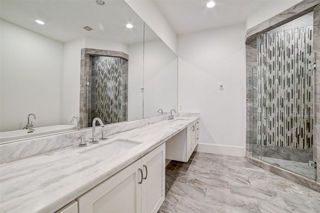 1010 Savannah Cedar Lane, Houston, TX 77043