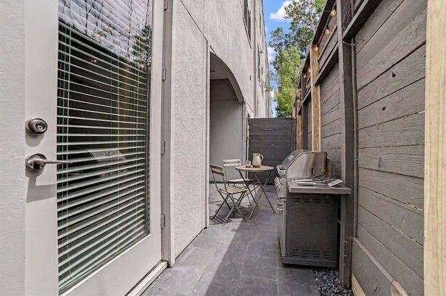 1010 Savannah Cedar Lane, Houston, TX 77043