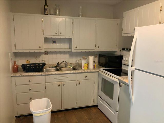 208 NE 37TH TERRACE, Ocala, FL 34470