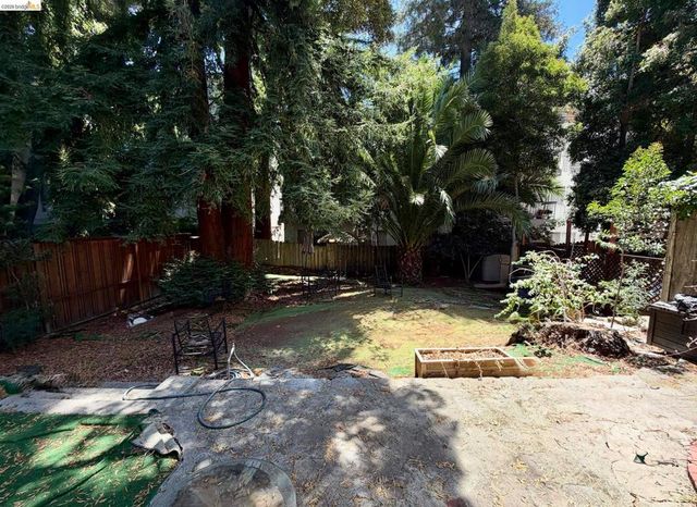 368 Adams St, Oakland, CA 94610