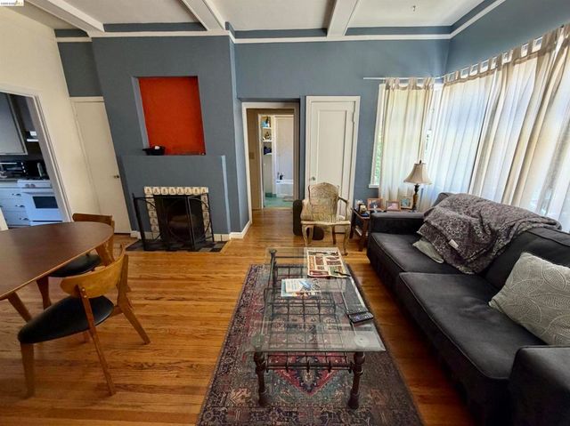 368 Adams St, Oakland, CA 94610