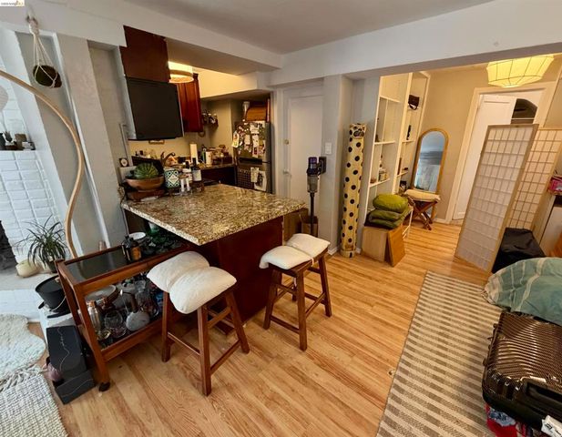 368 Adams St, Oakland, CA 94610