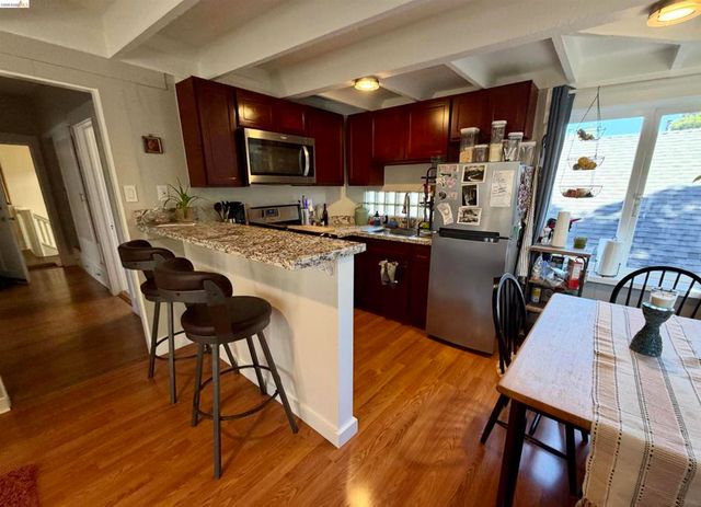 368 Adams St, Oakland, CA 94610
