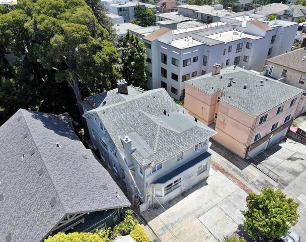 368 Adams St, Oakland, CA 94610