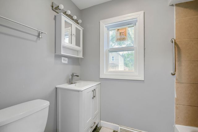 12025 S Prairie Avenue, Chicago, IL 60628