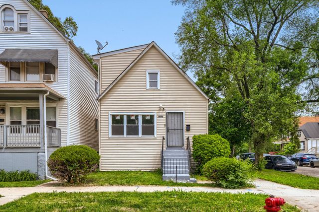 12025 S Prairie Avenue, Chicago, IL 60628