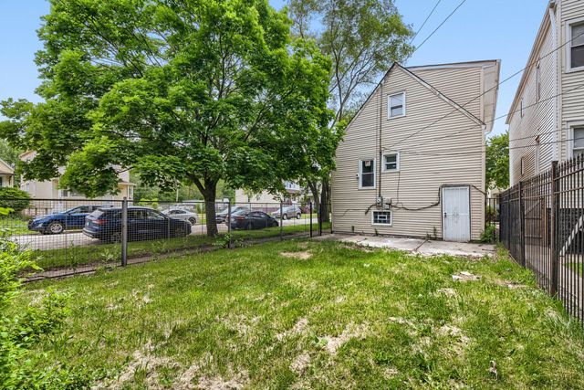 12025 S Prairie Avenue, Chicago, IL 60628