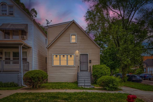 12025 S Prairie Avenue, Chicago, IL 60628