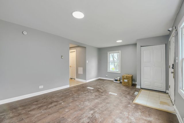 12025 S Prairie Avenue, Chicago, IL 60628