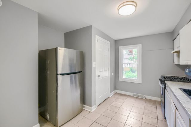 12025 S Prairie Avenue, Chicago, IL 60628