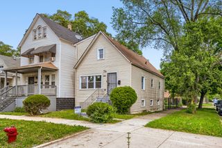 12025 S Prairie Avenue, Chicago, IL 60628
