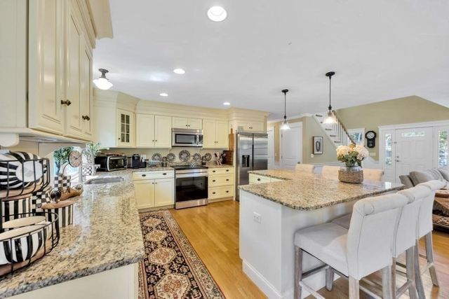 146 James Cir, Mashpee, MA 02649