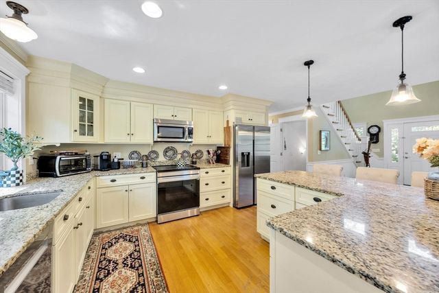 146 James Cir, Mashpee, MA 02649