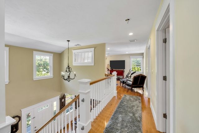 146 James Cir, Mashpee, MA 02649