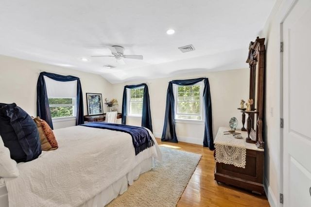 146 James Cir, Mashpee, MA 02649