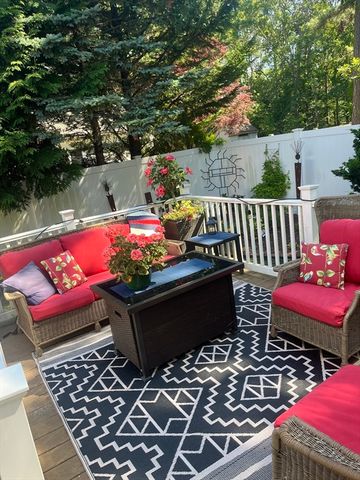 146 James Cir, Mashpee, MA 02649
