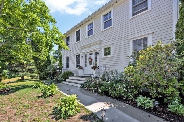 146 James Cir, Mashpee, MA 02649