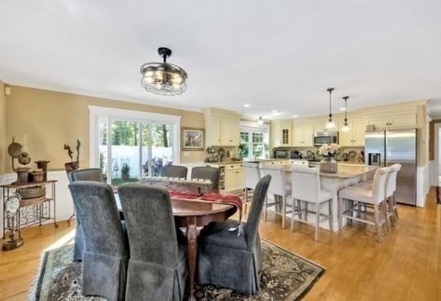 146 James Cir, Mashpee, MA 02649