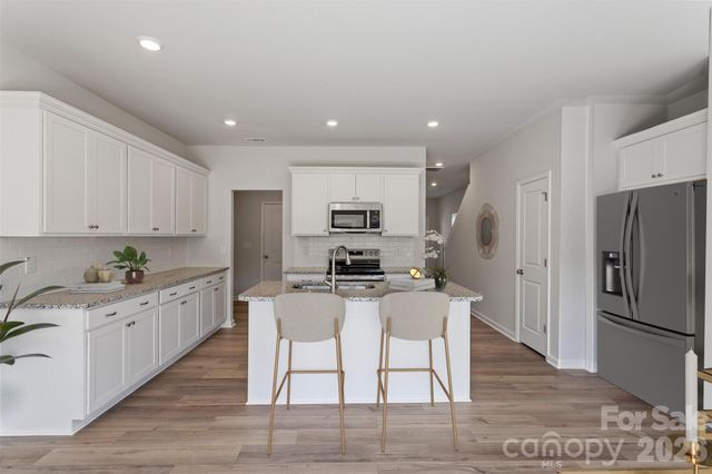 3013 Kingsfield Road 48, Charlotte, NC 28208