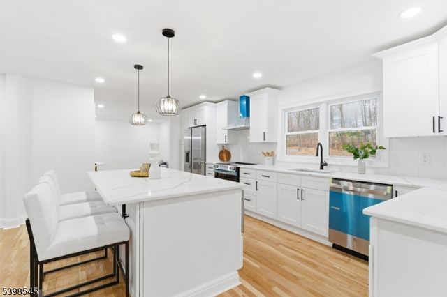 94 Ridge Rd, Allamuchy Twp., NJ 07840