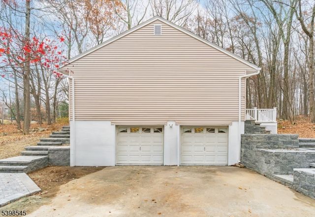 94 Ridge Rd, Allamuchy Twp., NJ 07840