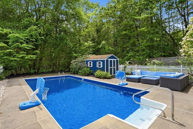 38 Blueberry Lane, Concord, MA 01742