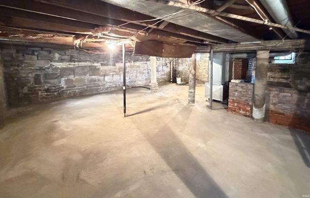 1026 W 7th Street, Bloomington, IN 47404