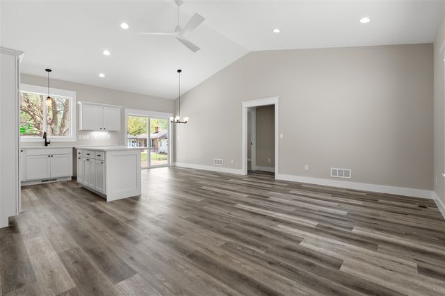 7684 Newport, Richland, MI 49083