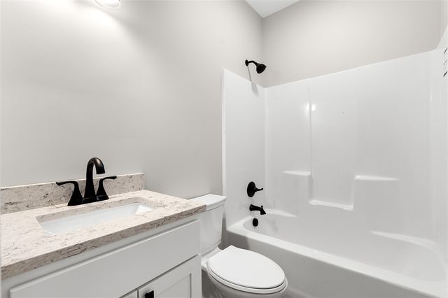 7684 Newport, Richland, MI 49083