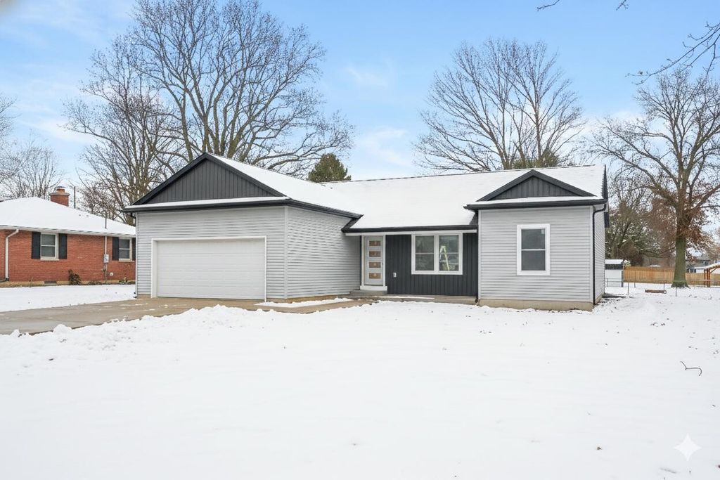 7684 Newport, Richland, MI 49083