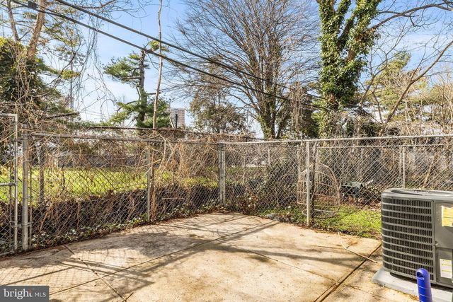 322 N 42ND ST, Philadelphia, PA 19104