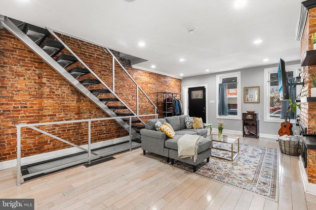 322 N 42ND ST, Philadelphia, PA 19104