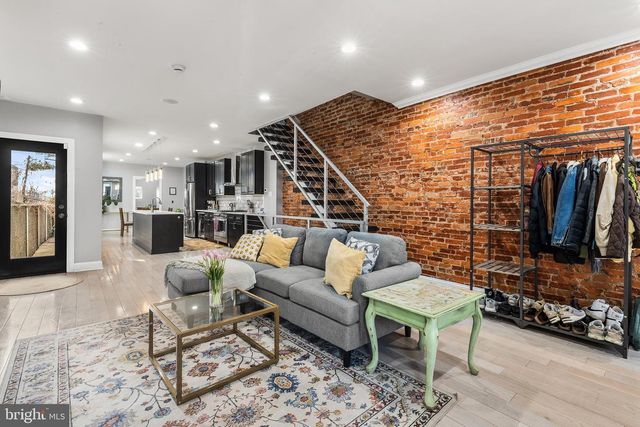 322 N 42ND ST, Philadelphia, PA 19104