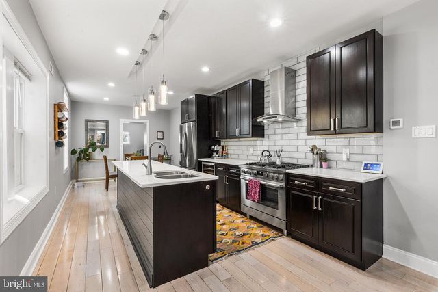 322 N 42ND ST, Philadelphia, PA 19104