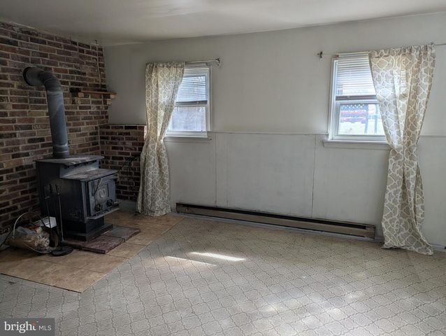 100 WILLOW CT, Harrisburg, PA 17110