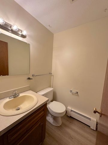 38 Valliria Dr 38, Groton, MA 01450