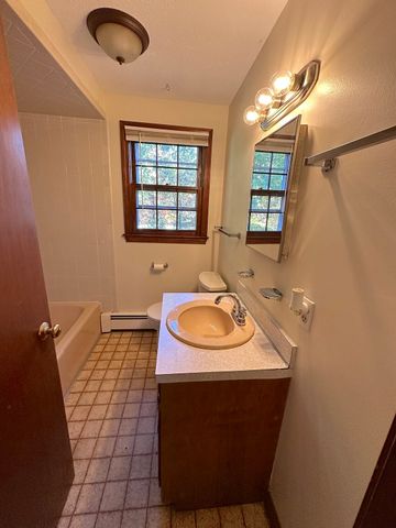 38 Valliria Dr 38, Groton, MA 01450