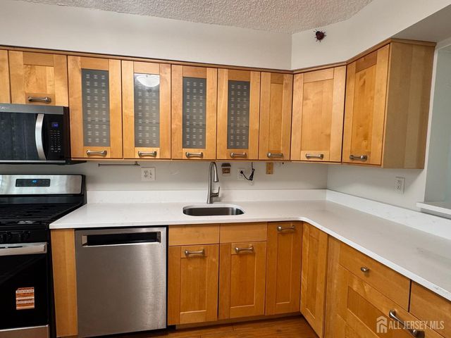 60 Hampshire Drive, Plainsboro, NJ 08536